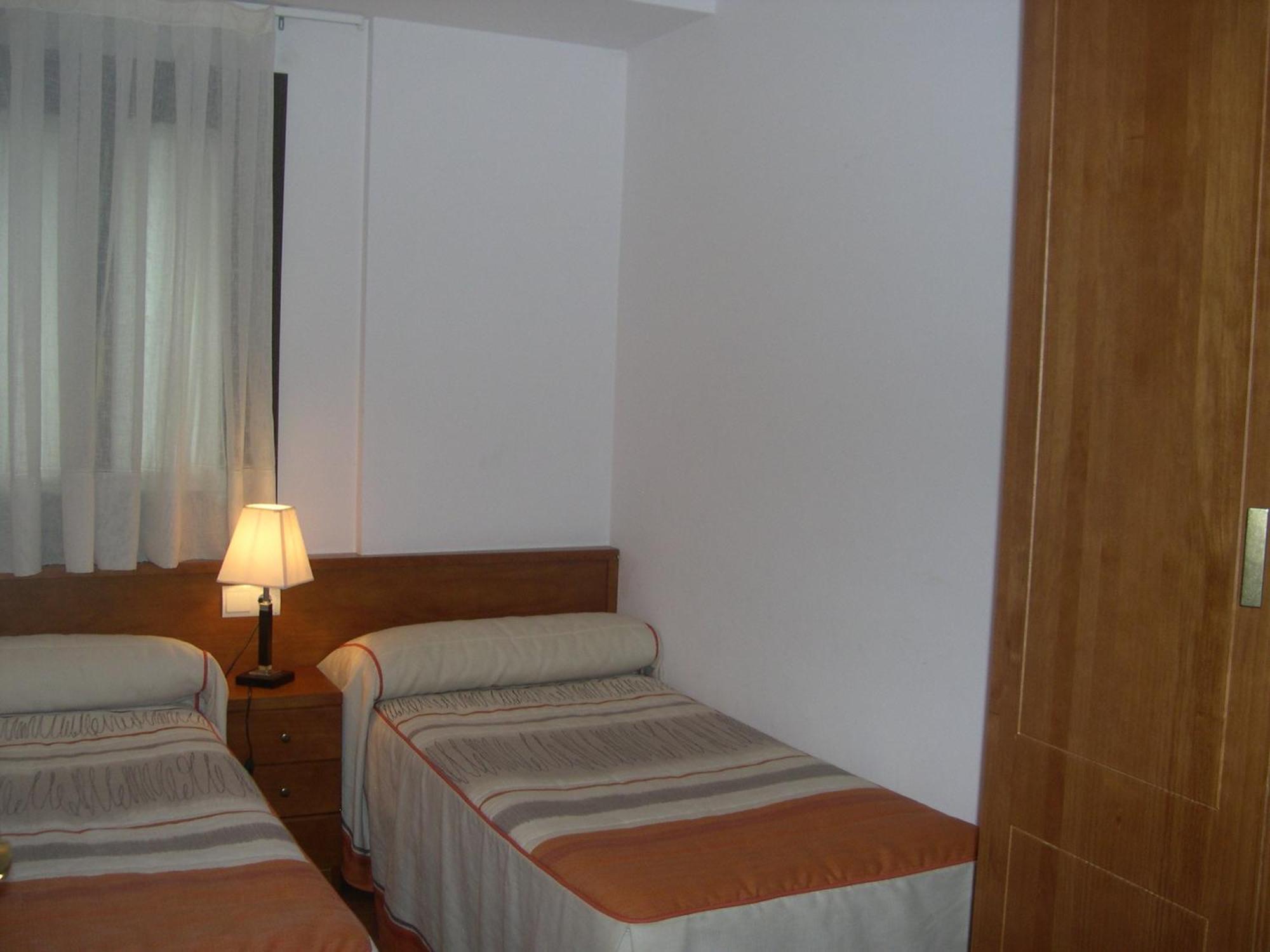 Apartamentos Estop Sahun Bagian luar foto